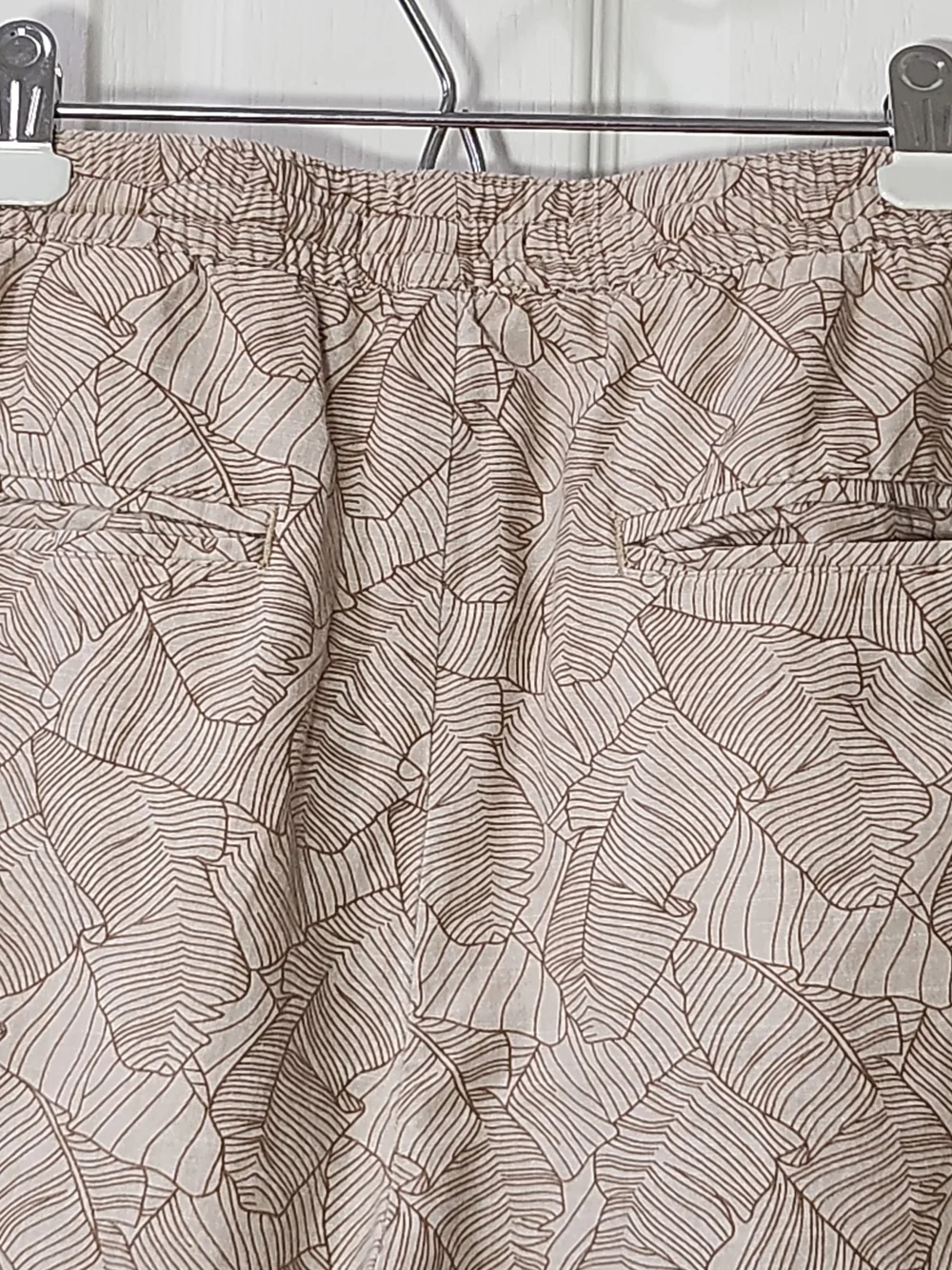 Banana Republic Tan Botanical Leaf Print 100% Cotton Drawstring Casual Shorts L